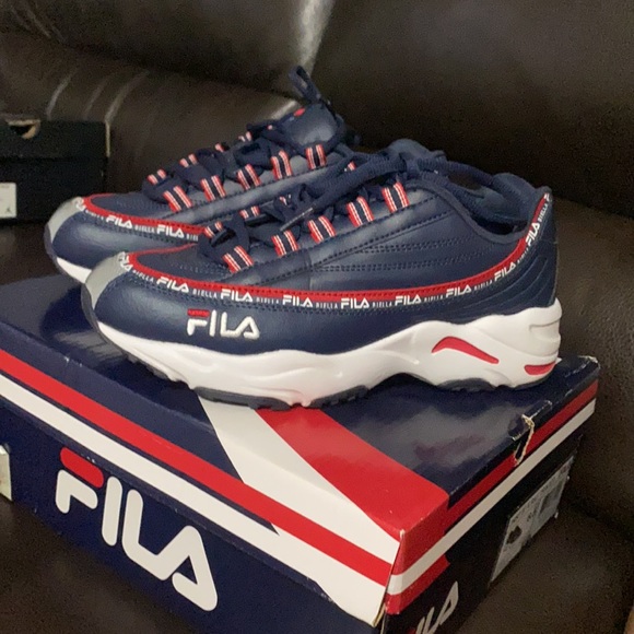 Filas - Picture 2 of 4